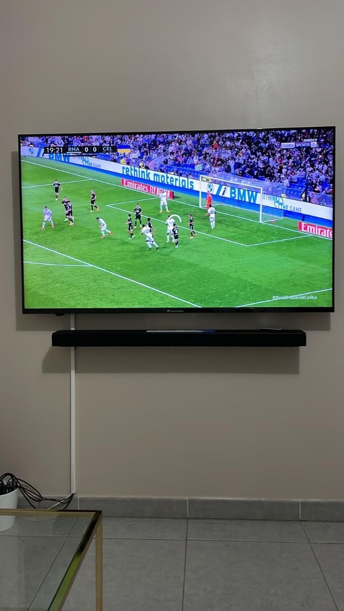 Streaming interface referenced in EagleCast TV customer review
